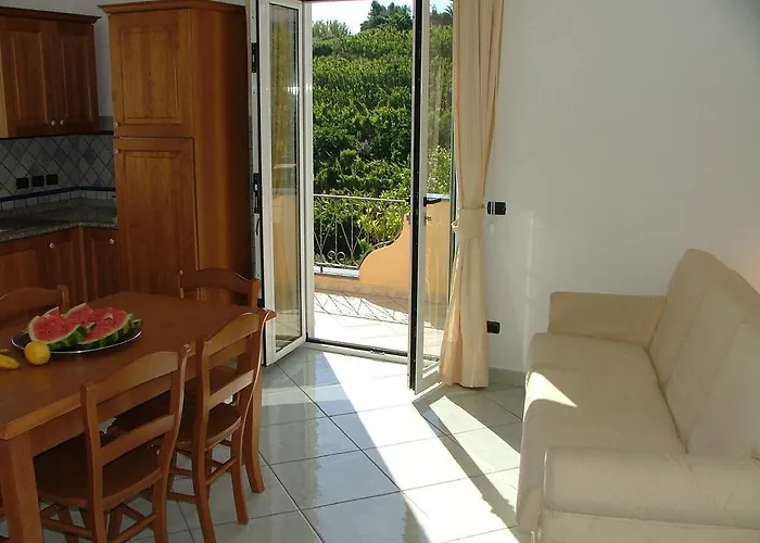 Hotel apartamentowy Rosalia Barano dʼIschia