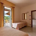 Rosalia Lägenhetshotell Barano dʼIschia