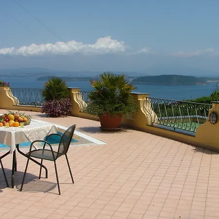 Rosalia Apartahotel