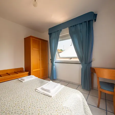 Apartahotel Rosalia 2*